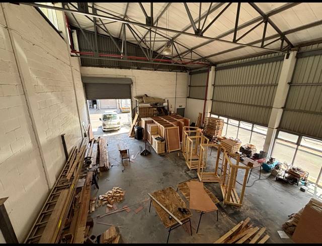 325M² WAREHOUSE TO LET IN AIRPORT INDUSTRIA